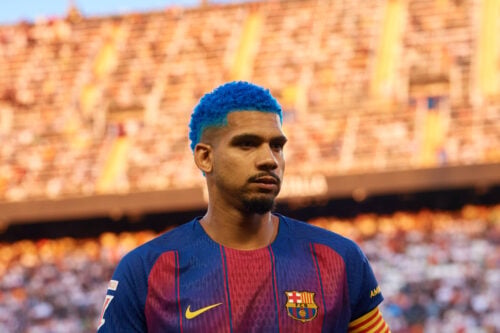 Liverpool henter Ronald Araujo.