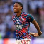 Myles Lewis-Skelly bliver i Arsenal.