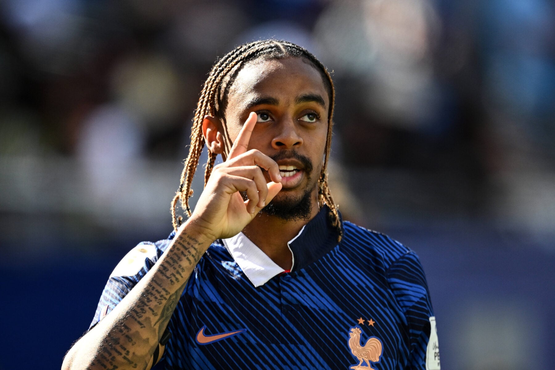 Liverpool sætter foden ned over for PSG i kampen om Bradley Barcola.