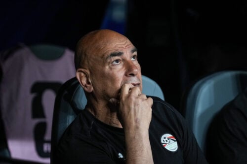 Hossam Hassan er blevet skilt fra den ene af sine to koner.