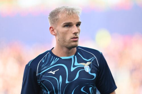Gustav Isaksen og fremtiden i Lazio har været genstand for flere transferhistorier denne sommer, men nu kommer der en klar melding.