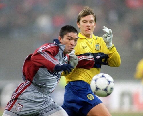 Den tidligere Brøndby-spiller Ole Bjur er gået bort efter længere tids sygdom. Han blev kun 57 år. Det oplyser hans bror, Jan Bjur.