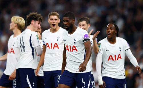 Tottenham, der har fået en rædderlig start på Premier League-sæsonen, er i fuld gang med at ændre på defensiven, inden transfervinduet lukker.