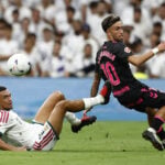 Trent Alexander-Arnold står ifølge de seneste meldinger til at starte på bænken, når Real Madrid fredag aften møder Real Betis i La Liga.