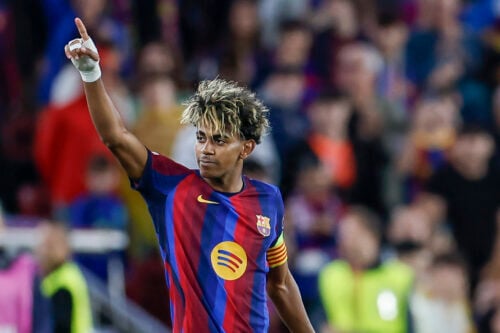 Lamine Yamal og FC Barcelona kom godt fra start i Champions League, hvor de slog Feyenoord stort. Nu overgår guldfuglen også Mbappé.