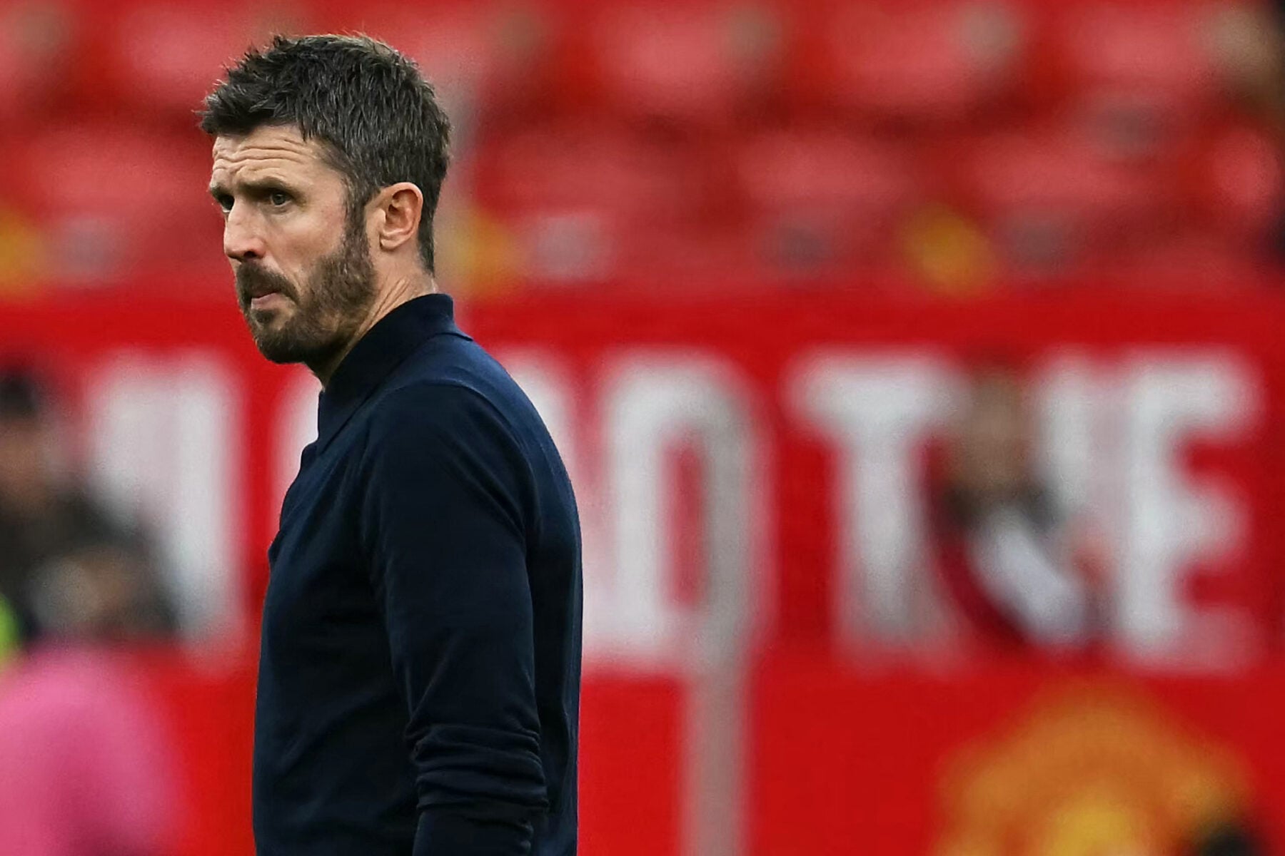 Michael Carrick får kritik efter Manchester-derbyet, hvor særligt én beslutning bliver fremhævet som afgørende for nederlaget.