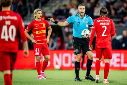 Jacob Karlsen er i fokus efter kampen.