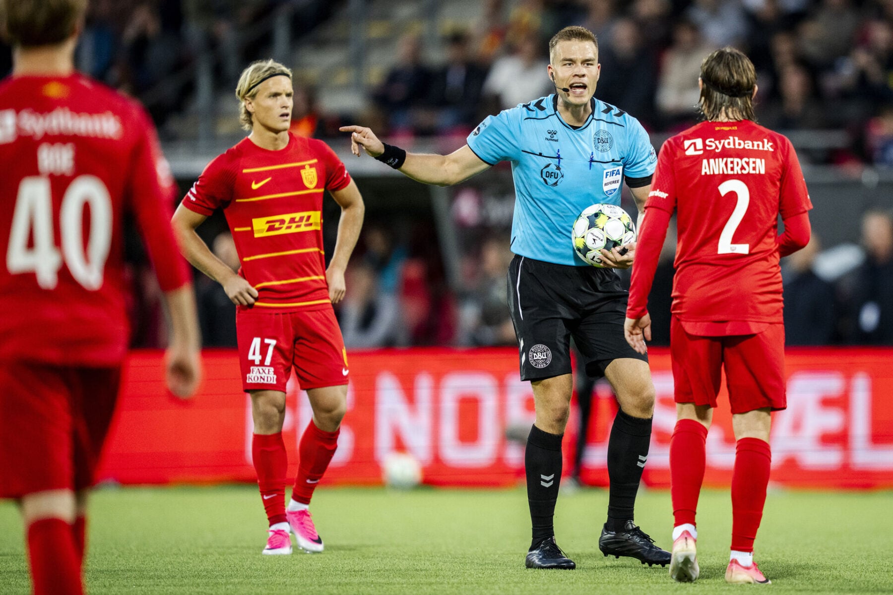 Jacob Karlsen er i fokus efter kampen.
