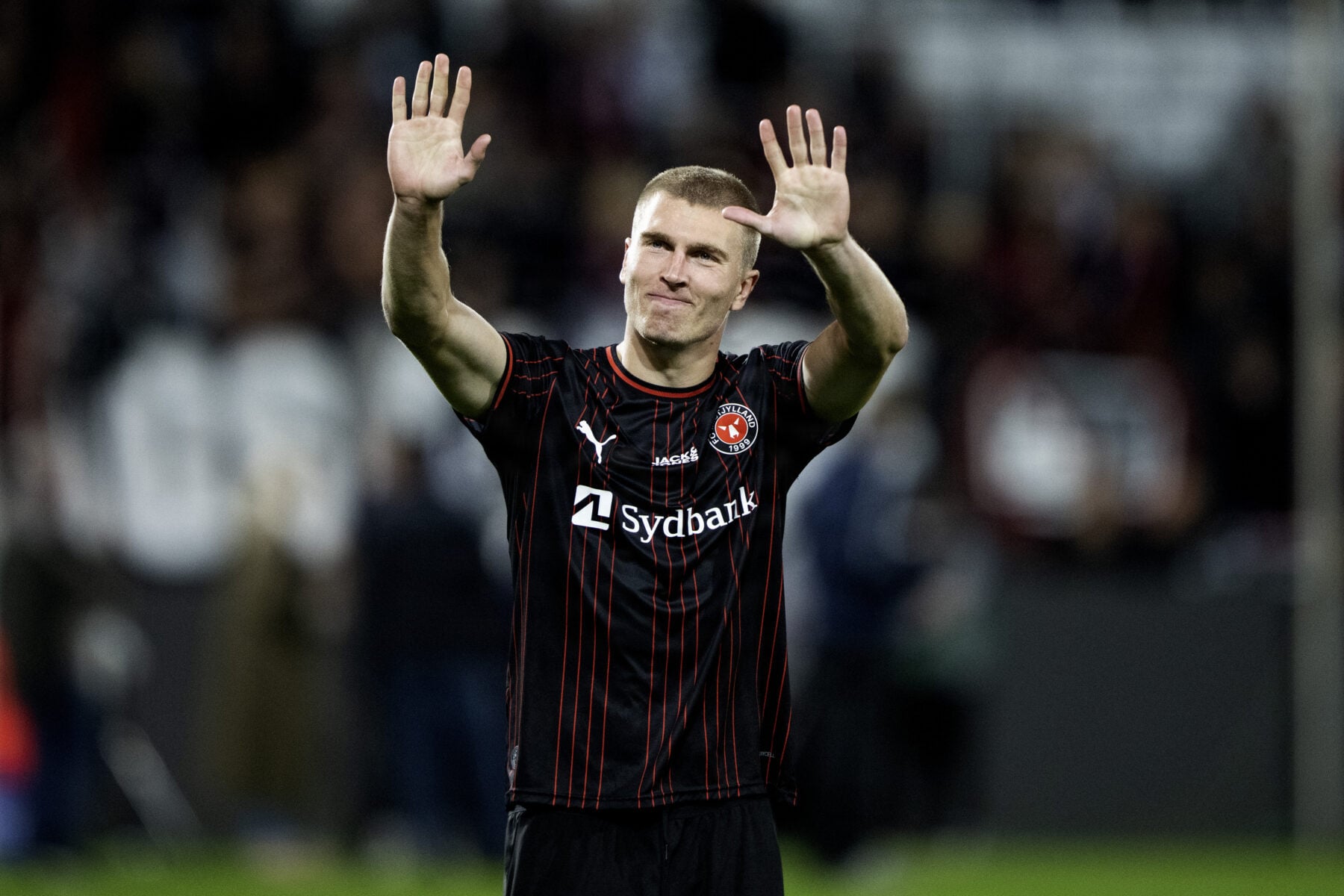 Rasmus Nissen Kristensen skulle blot bruge ét minut på at sætte sit aftryk på mandagens store Superliga-brag, hvor Brøndby fik en lussing.