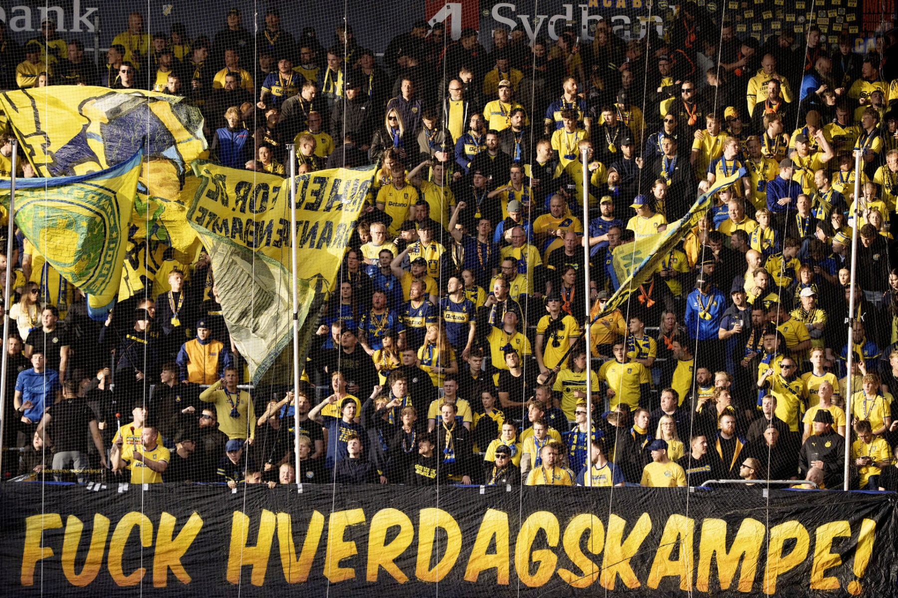 Vejle-Brøndby vises på TV.