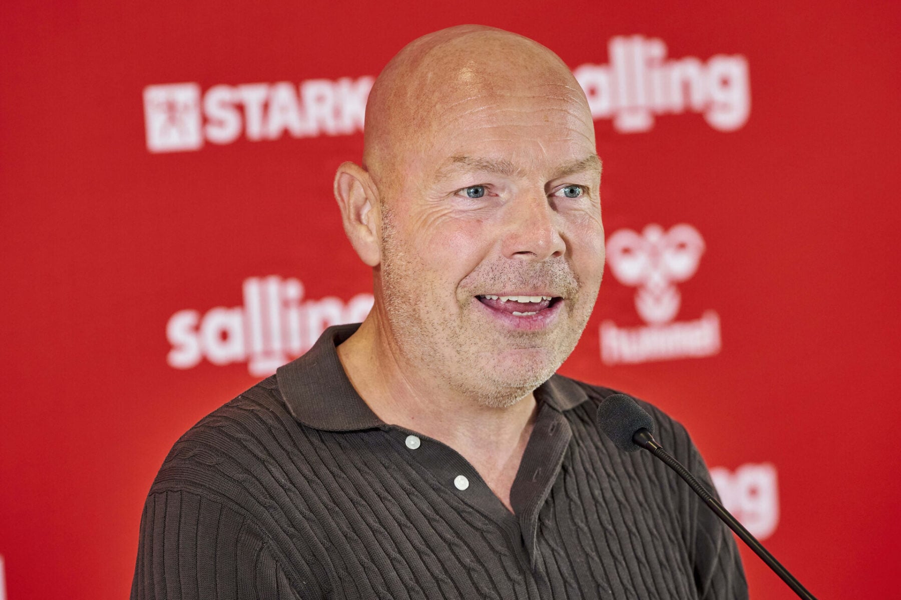 Brian Riemer svarer på påtale.