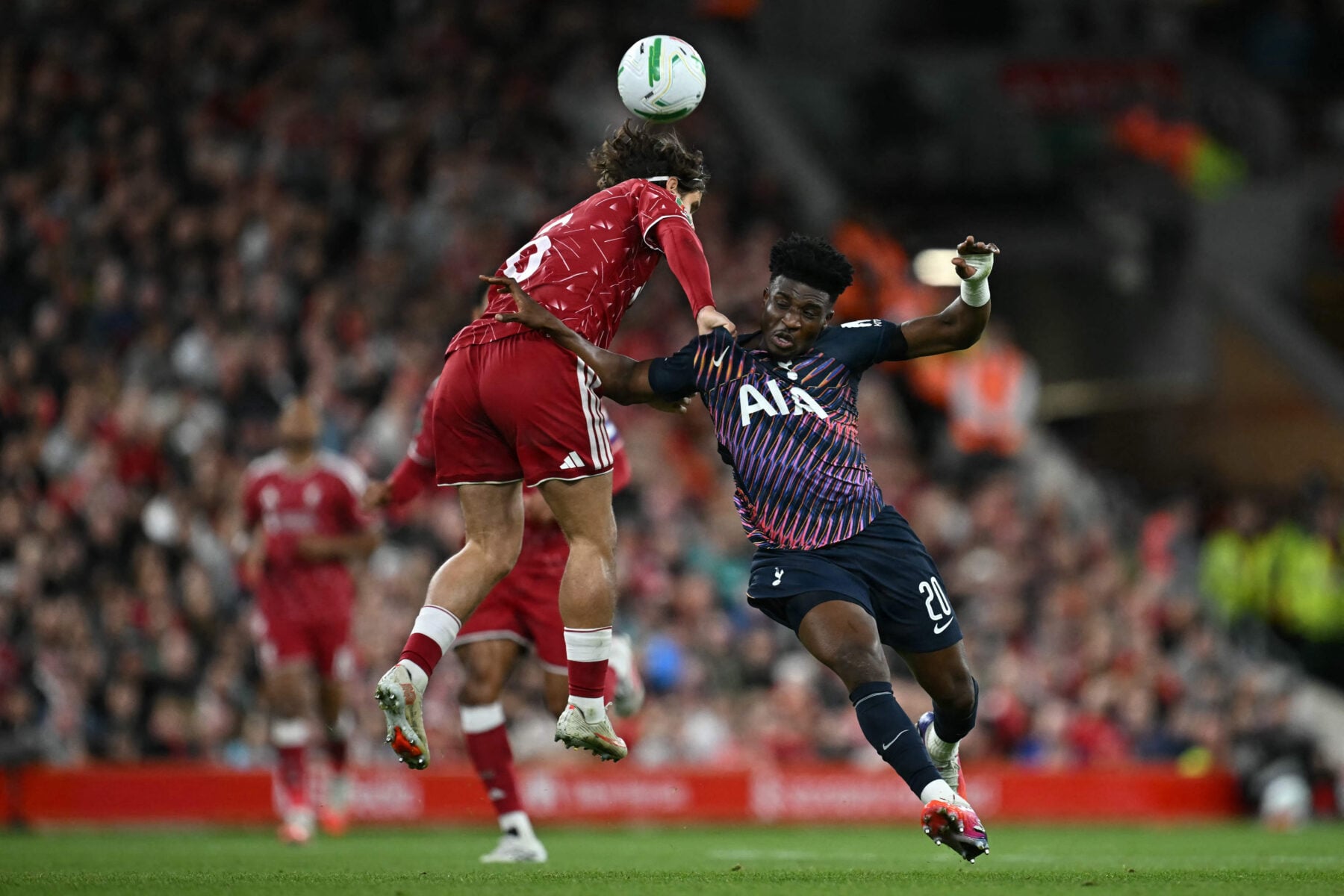 Liverpool slog Tottenham ud af Carabao Cuppen tirsdag aften, hvorfor krisen for Roberto De Zerbis hold fortsætter ufortrødent.