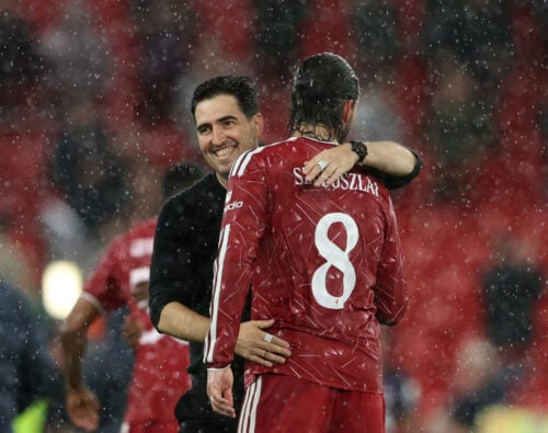 Cheftræner Andoni Iraola vender tilbage til velkendte rammer, når Liverpool brager sammen med Bournemouth i Premier League søndag klokken 15.00.