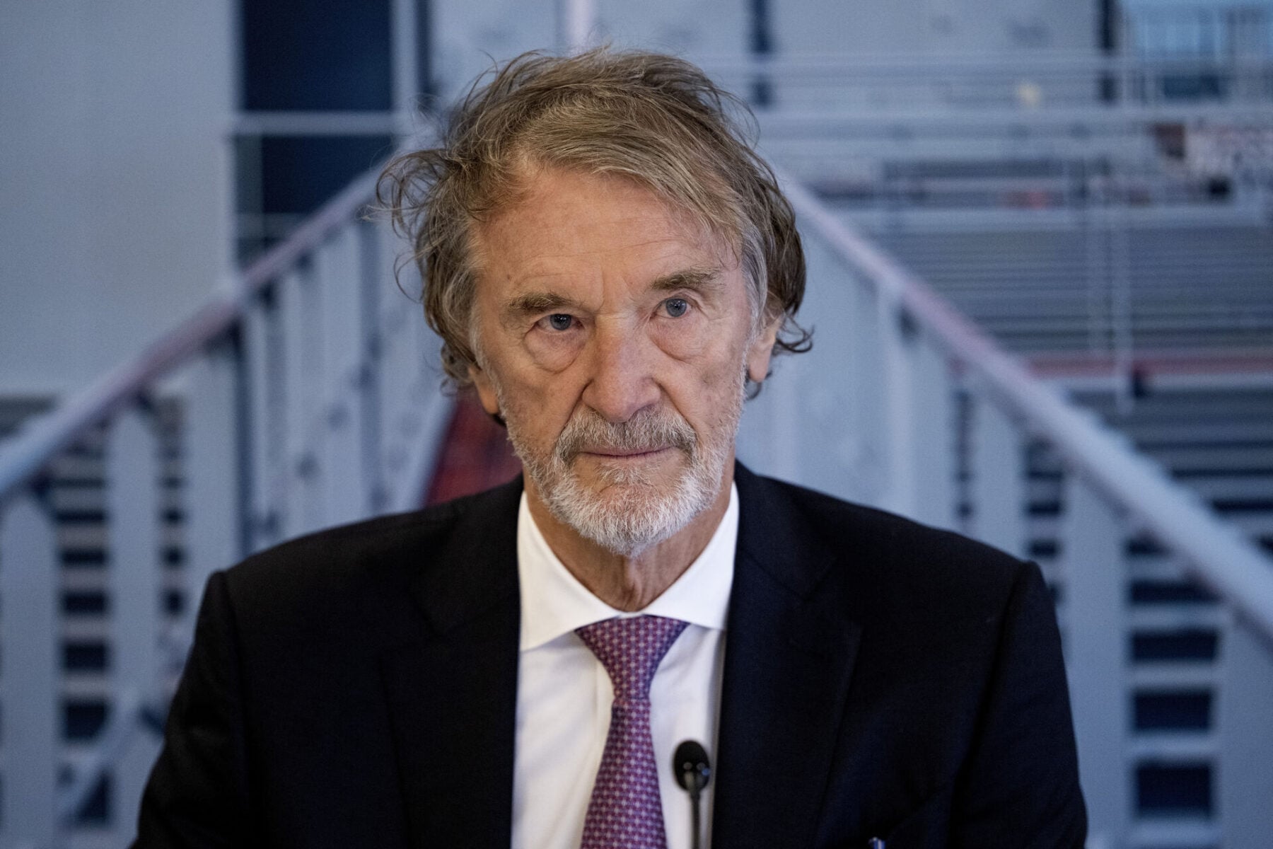 Sir Jim Ratcliffe har fået besked på at forlade klubben.