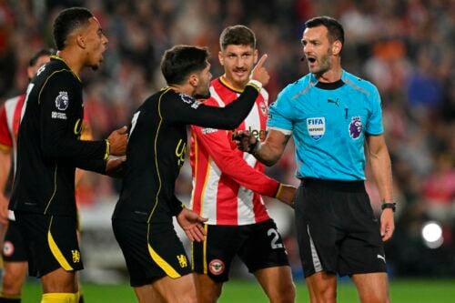 Pedro Neto havde langt fra sin bedste aften, da Chelsea fredag blev sendt hjem fra Brentford med et tungt 0-3-nederlag.