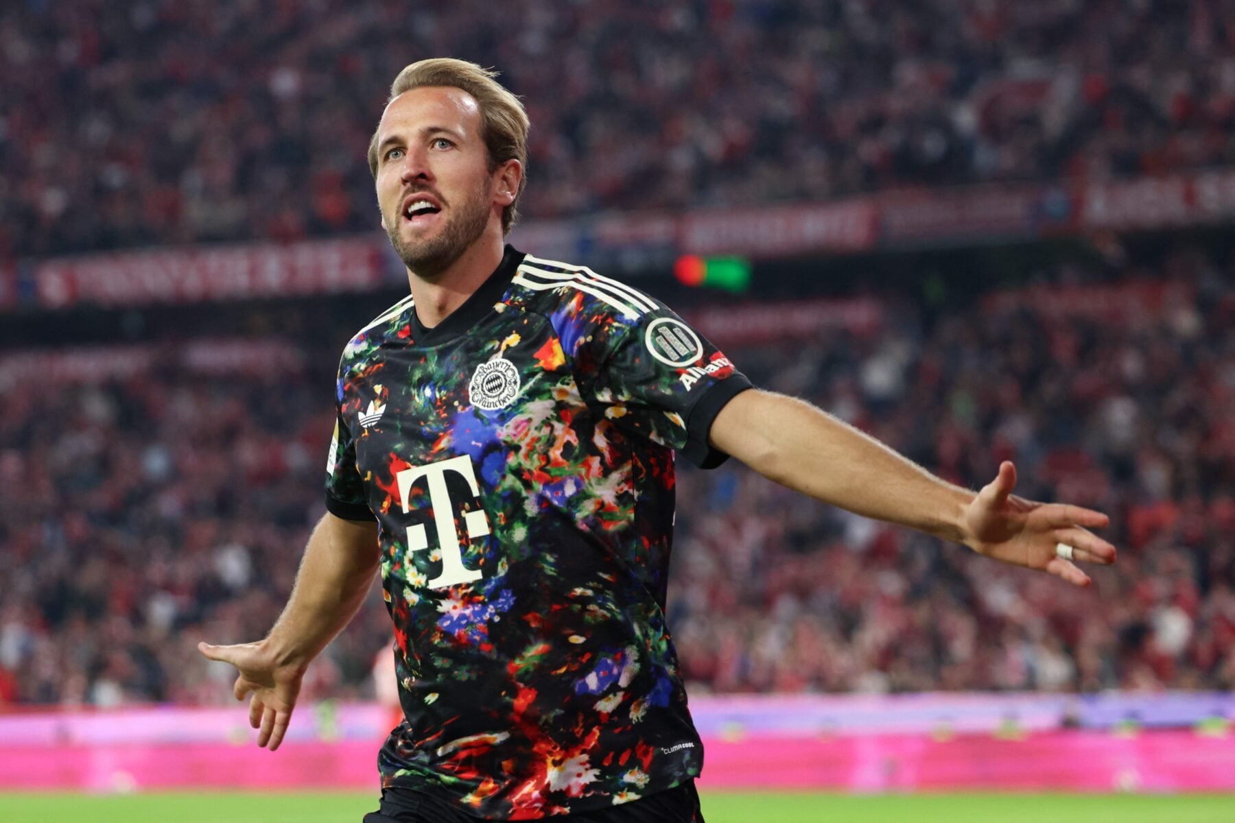 Harry Kane har endnu en gang skrevet sig ind i Bundesligaens historiebøger, hvor han er den hurtigste spiller til at opnå 100 mål.