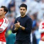 Arsenal kan snart få et længe ventet boost i defensiven, hvor William Saliba har været ramt af en alvorlig rygskade.