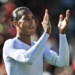 Liverpool-kaptajnen Virgil van Dijk har besluttet sig for at fortsætte på det hollandske landshold.