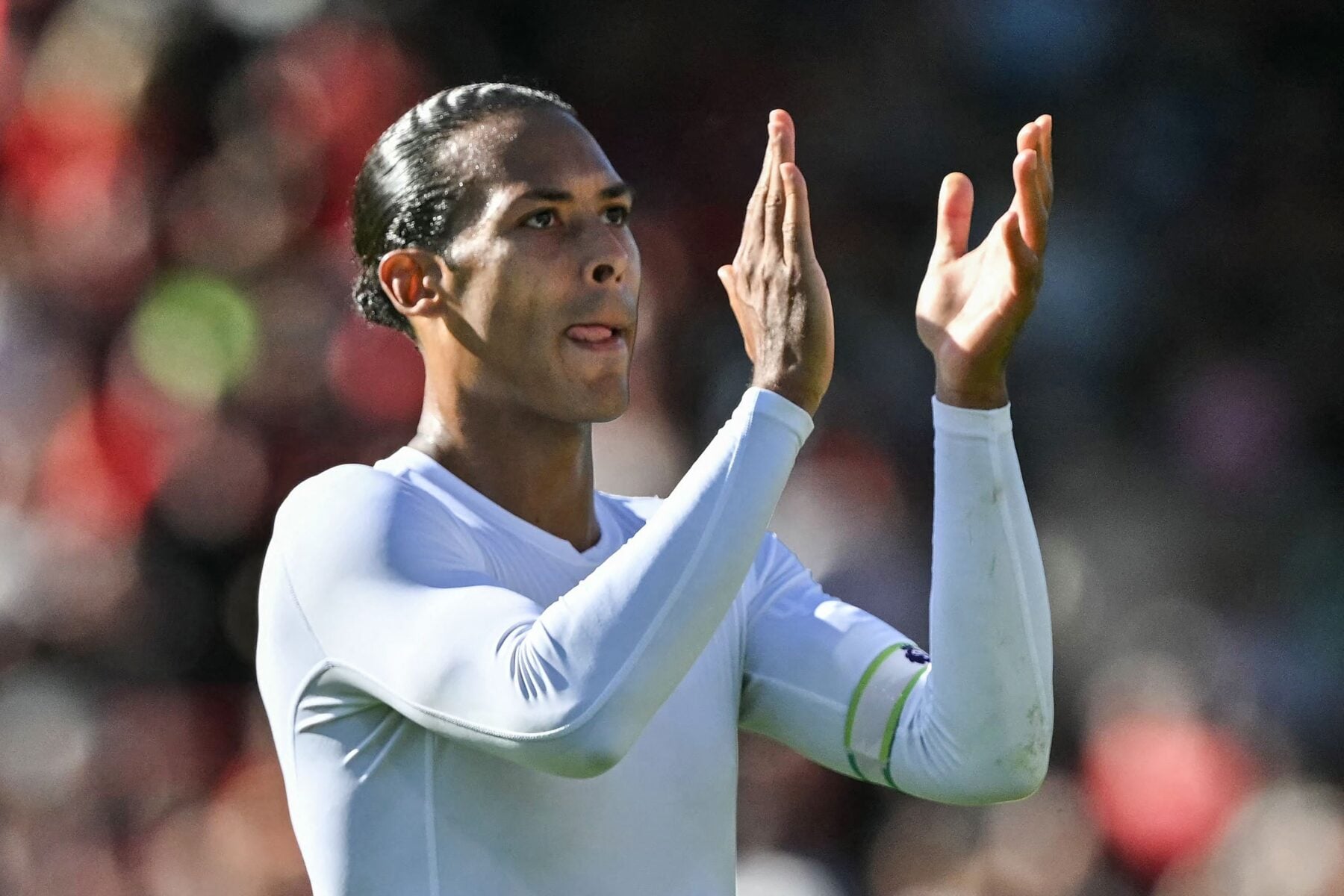 Liverpool-kaptajnen Virgil van Dijk har besluttet sig for at fortsætte på det hollandske landshold.