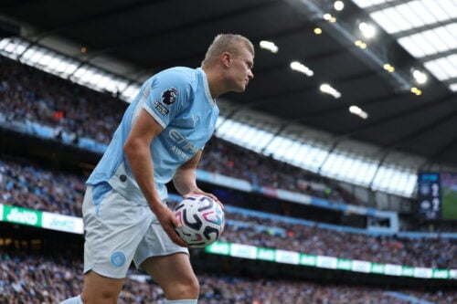 Erling Haaland har en lang kontrakt med Manchester City, men flere eksperter mener nu, at superstjernen har en nødvej ud af klubben.