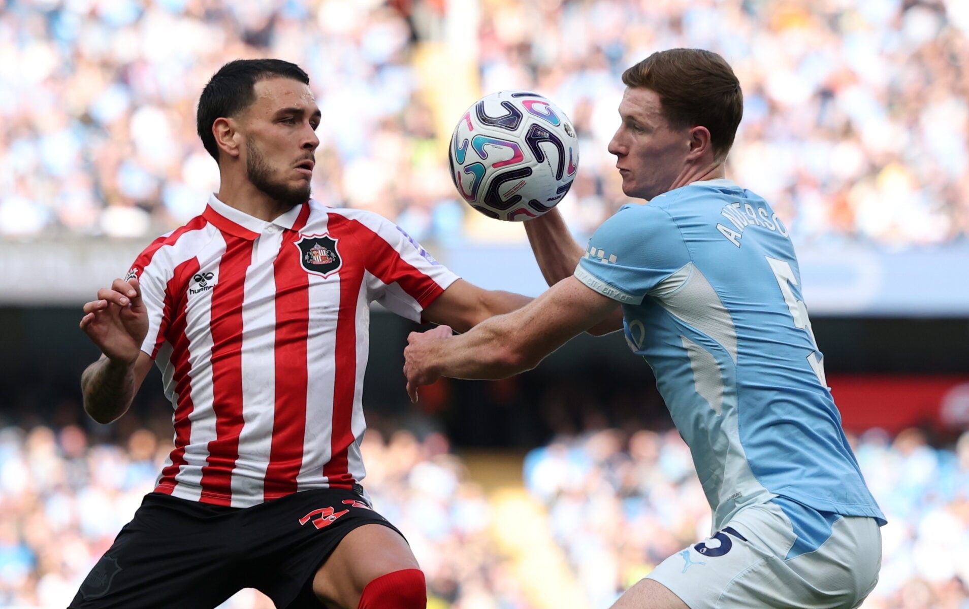 VAR er igen havnet i centrum for en voldsom debat i Premier League. Igen var der tale om en hændelse i en Manchester City-kamp.