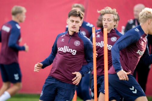 Joakim Mæhle har oplevet den mørke side af fodbolden på tæt hold. Nu taler danskeren ud om vilde trusler rettet mod ham efter nedrykningen.