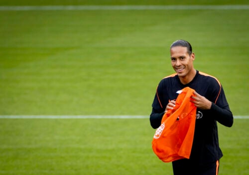 Virgil van Dijk har endnu ikke indledt forhandlinger om en forlængelse af hans kontrakt i Liverpool, der udløber i sommeren 2027.