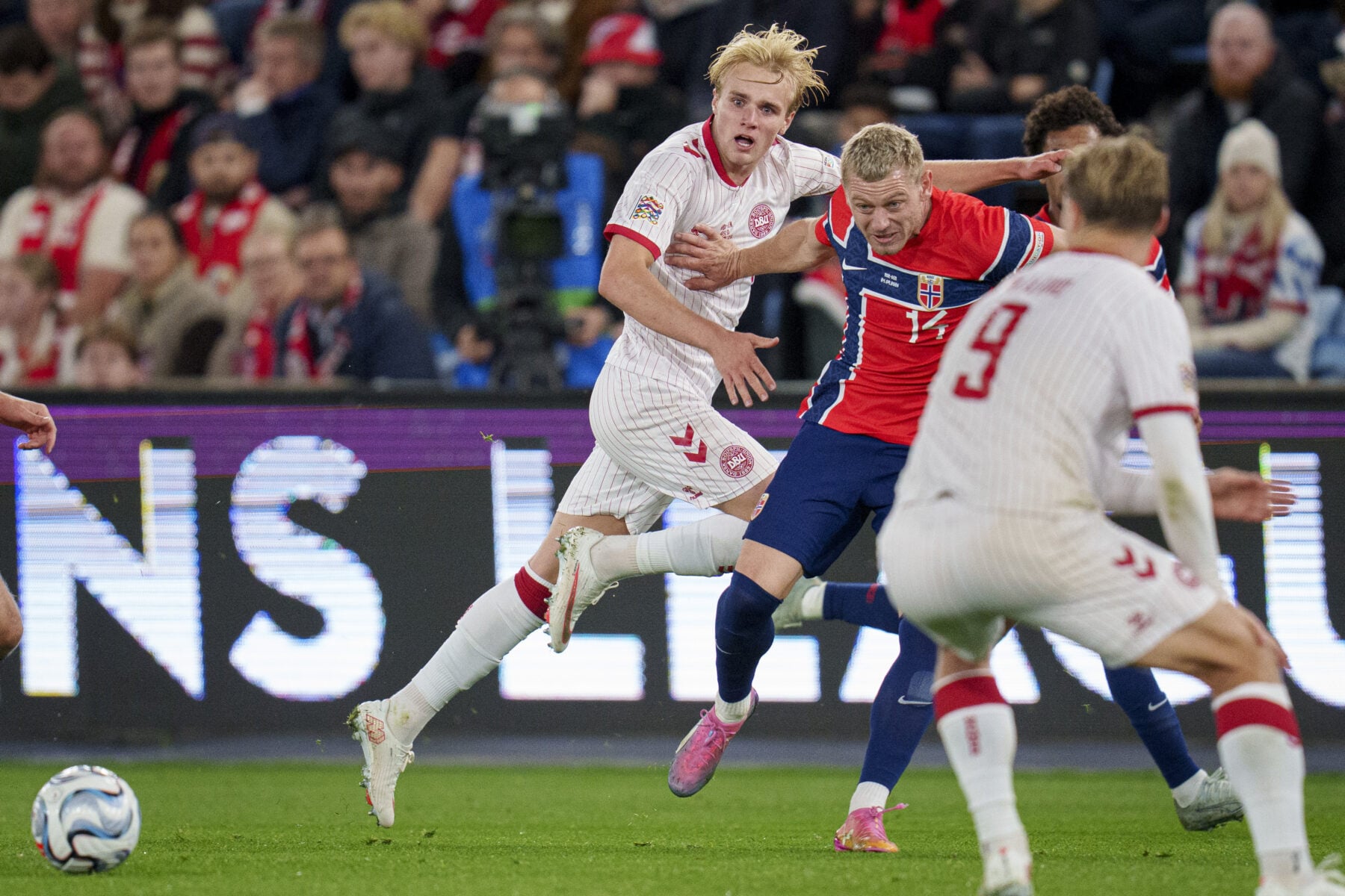 Brian Riemer sender nu en klar besked om, hvorfor Victor Froholdt ikke er med fra start mod Wales i Nations League-opgøret i Parken.