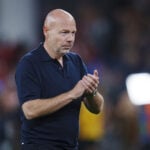 Danmark besejrede søndag Wales med 2-0 i Parken, men landstræner Brian Riemer står tilbage med nye panderynker.