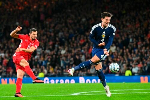 Luis Binks fik en skrækdebut for Skotland, da Brøndby-stopperen spillede alle 90 minutter i tirsdagens Nations League-nederlag mod Schweiz, der endte 0-3.