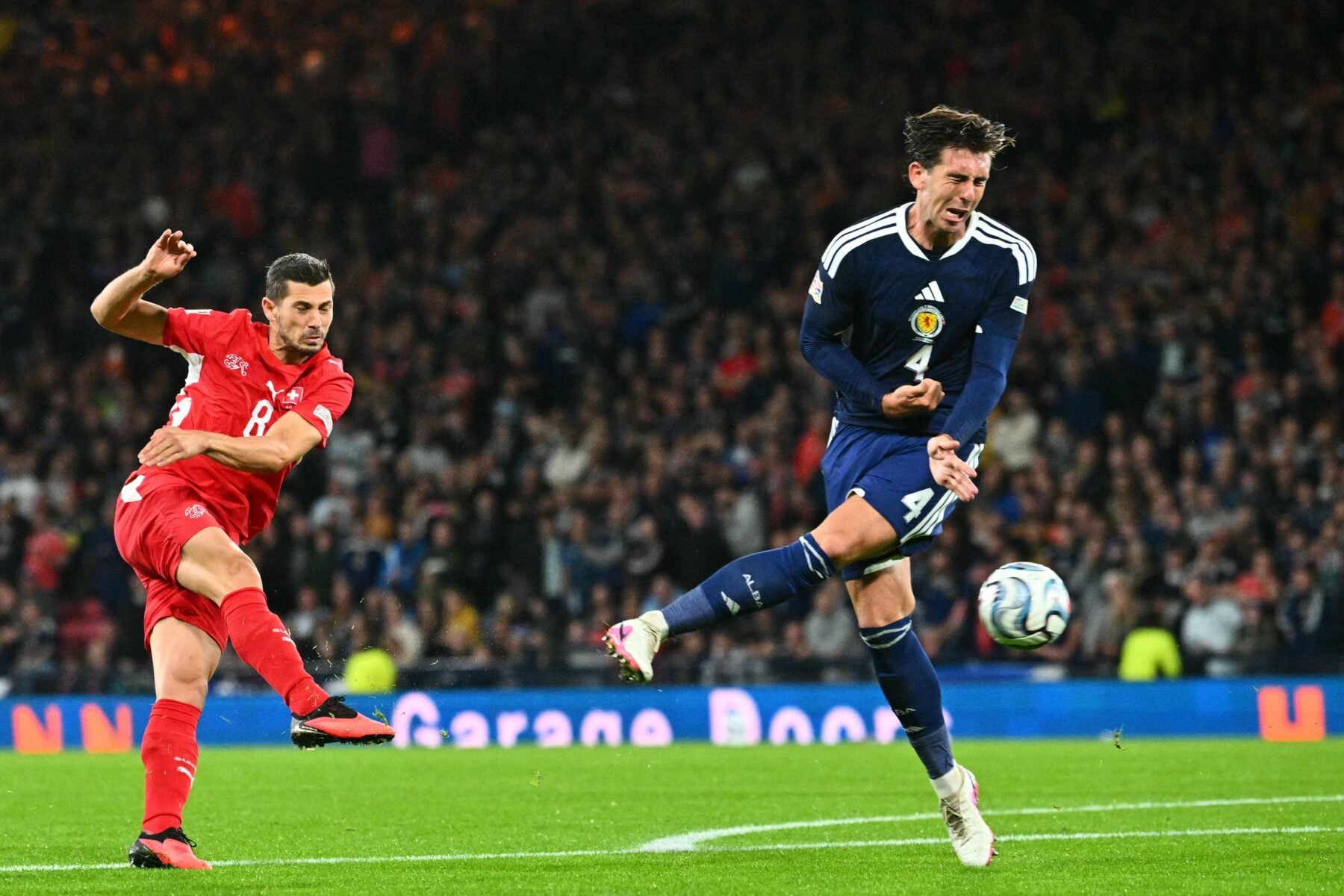 Luis Binks fik en skrækdebut for Skotland, da Brøndby-stopperen spillede alle 90 minutter i tirsdagens Nations League-nederlag mod Schweiz, der endte 0-3.