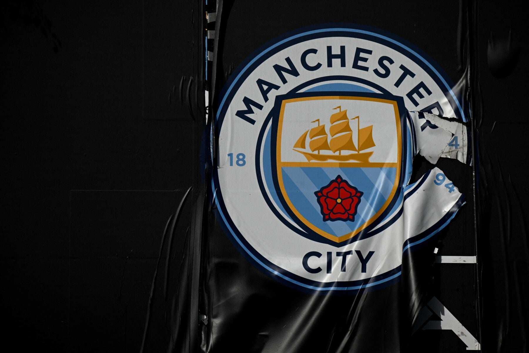 Manchester City kan få en afgørelse i sagen om klubbens økonomiske regelbrud senest omkring jul, hvis Premier Leagues nye regler bliver lagt til grund.