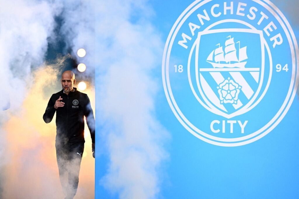 Manchester City risikerer at få en eventuel straf iværksat med det samme, selv hvis klubben vælger at appellere afgørelsen.