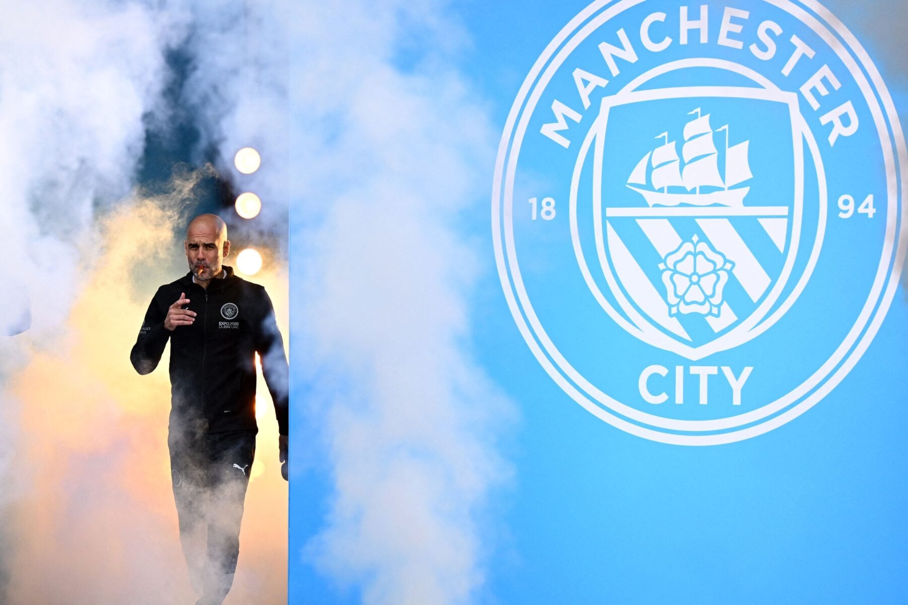 Manchester City risikerer at få en eventuel straf iværksat med det samme, selv hvis klubben vælger at appellere afgørelsen.