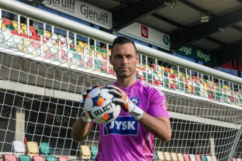 Thomas Mikkelsen fortsætter karrieren i Superligaen, hvor han har landet en kontrakt med Silkeborg IF. Her er reaktionen.