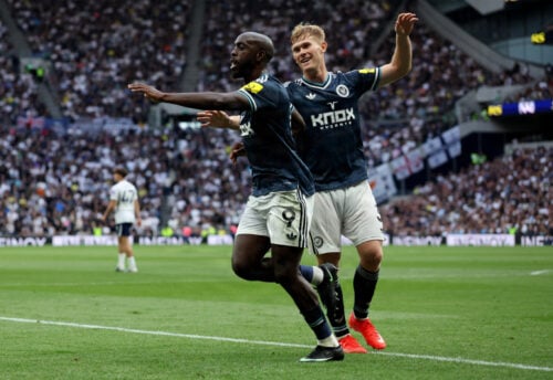 Lewis Hall forlænger sin kontrakt, og det er ikke godt nyt for Manchester United.