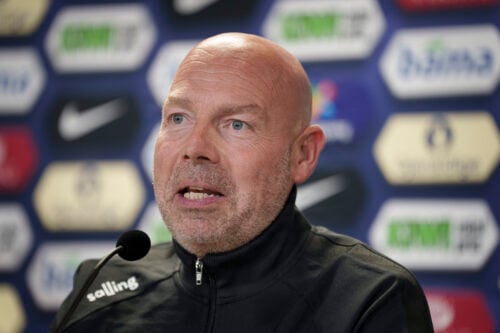 Bo Henriksen kommer med et opråb.