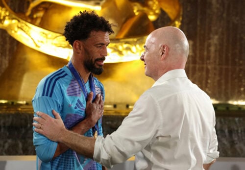 Vozinha i samtale med FIFA-præsident Gianni Infantino.
