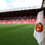Manchester United kan stå til at miste det 15-årige stortalent JJ Gabriel, når offensivspilleren fylder 16 år tirsdag 6. oktober.