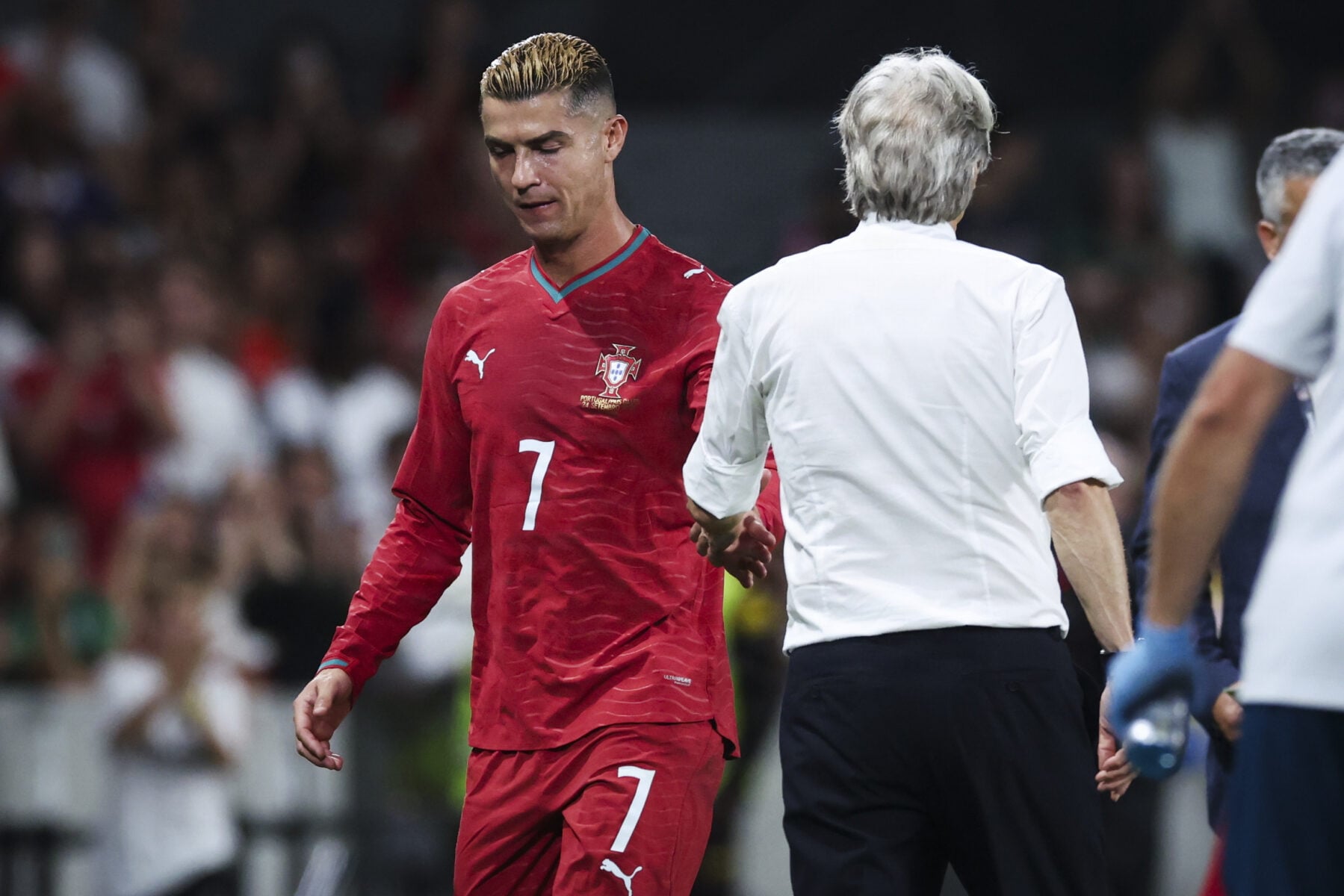 Der er tilsyneladende mere end fodbold på spil, efter Cristiano Ronaldo forlod den portugisiske landsholdslejr kort før kampen mod Danmark.