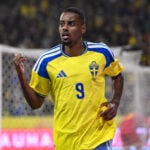 Alexander Isak er Premier Leagues bedste angriber. Det mener den tidligere engelske landsholdsspiller Teddy Sheringham således.