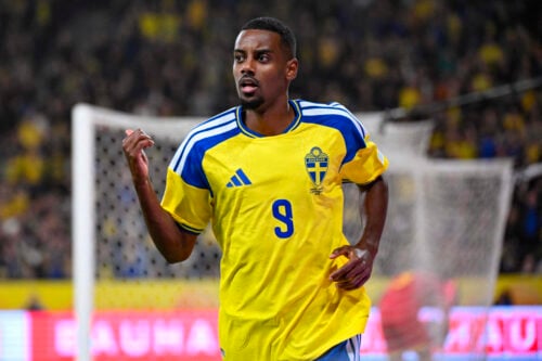 Alexander Isak er Premier Leagues bedste angriber. Det mener den tidligere engelske landsholdsspiller Teddy Sheringham således.