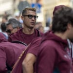 Cristiano Ronaldo kan være på vej væk fra det portugisiske landshold, hvis han føler sig respektløst behandlet. Det siger Rio Ferdinand.