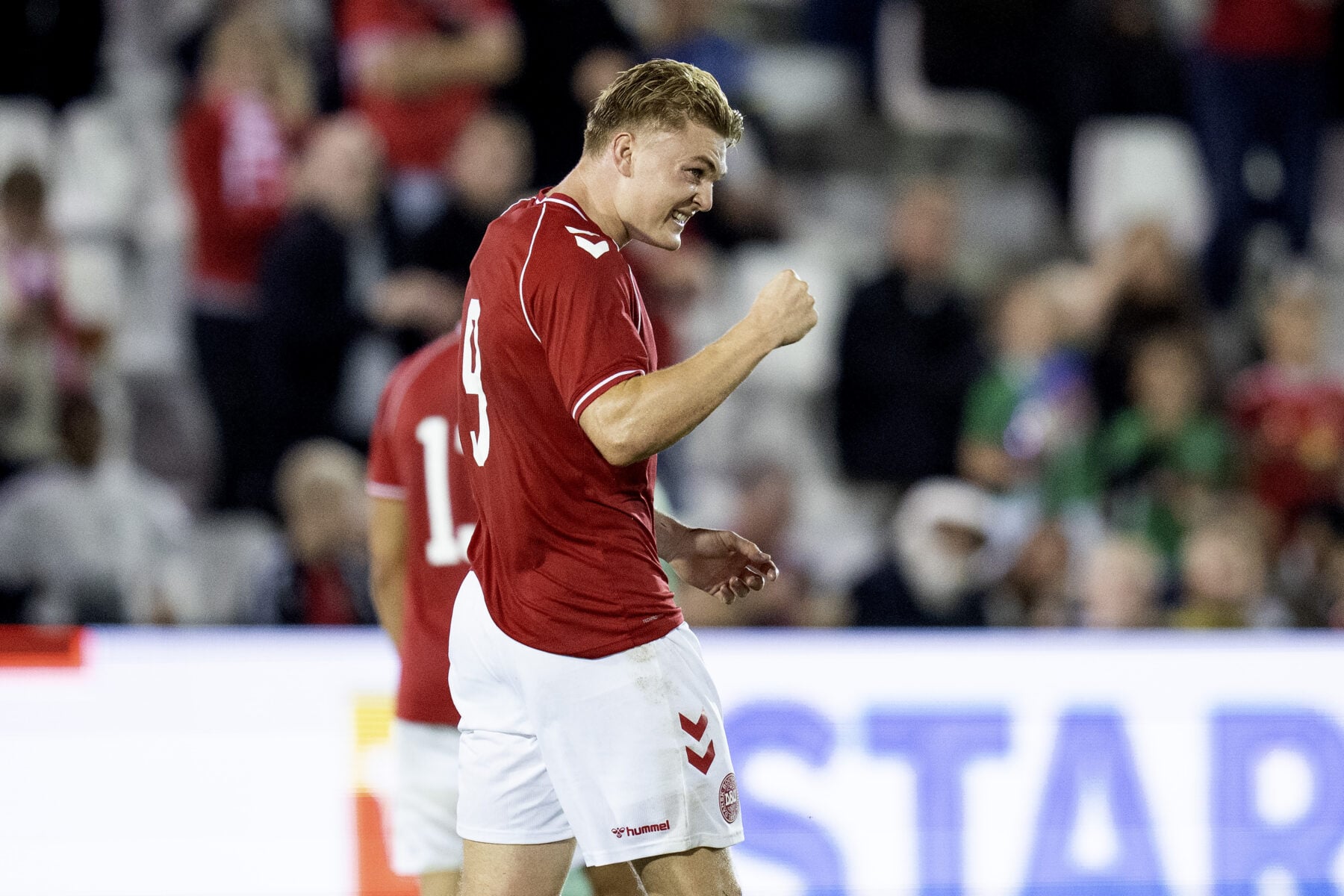 Conrad Harder var tydeligt frustreret efter Danmarks 0-0-kamp mod Belgien tirsdag aften. Nu reagerer den danske profil.