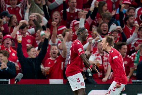 Danmark skal søndag forsøge at rejse sig efter nederlaget til Portugal, når Wales venter i Cardiff i en vigtig kamp i Nations League.