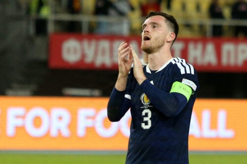 Andy Robertson nærmer sig en historisk milepæl for det skotske landshold, mens Sir Kenny Dalglish sender en klar besked.