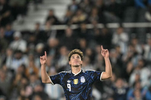 Julián Álvarez har valgt en ny agent efter det mislykkede forsøg på at skifte til drømmeklubben FC Barcelona i sommerens transfervindue.
