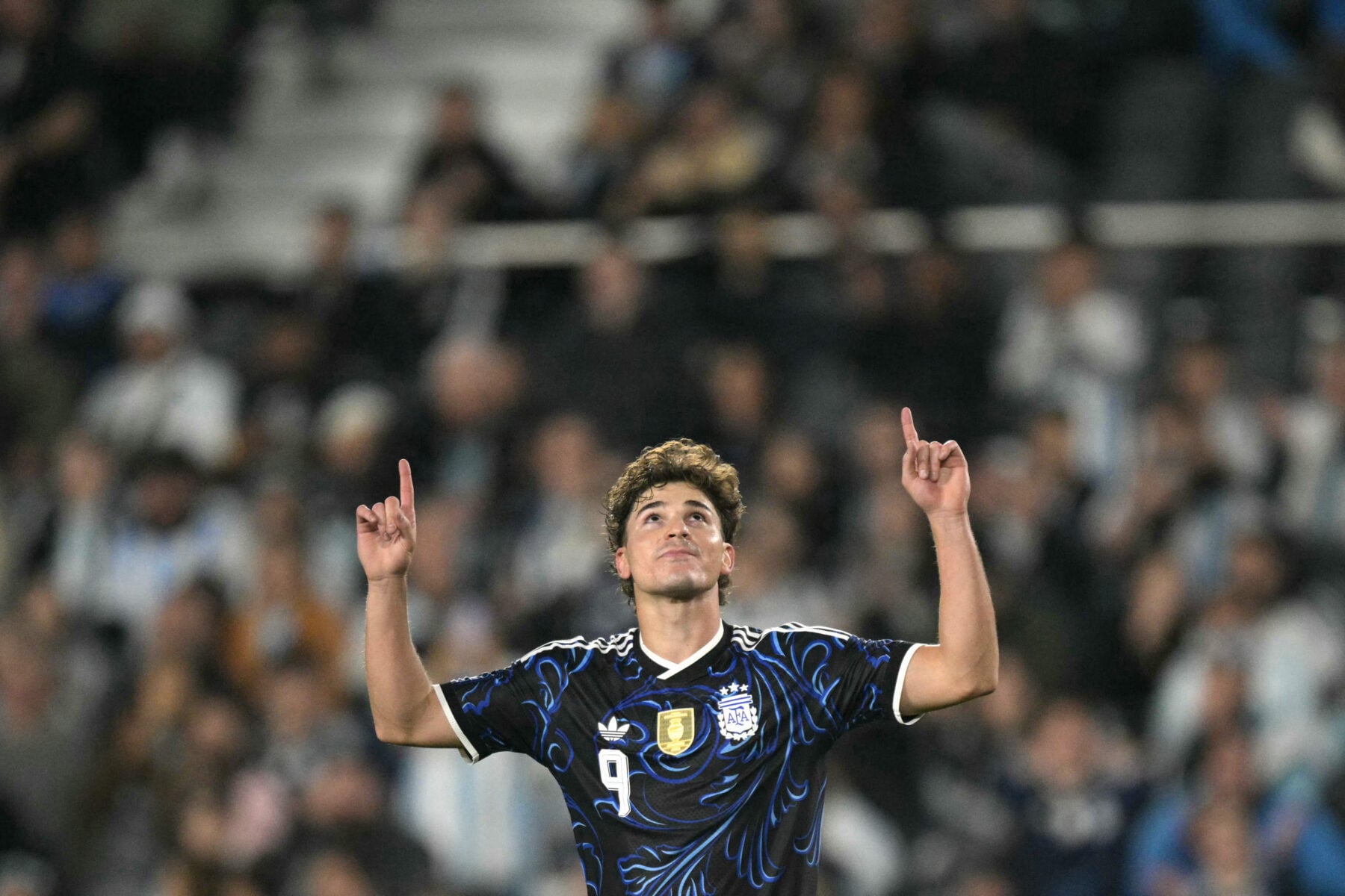 Julián Álvarez har valgt en ny agent efter det mislykkede forsøg på at skifte til drømmeklubben FC Barcelona i sommerens transfervindue.