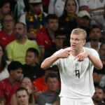 Erling Haaland forlod Porto i hast efter Norges 1-2-nederlag til Portugal i Nations League. Nu følger forklaringen fra Ståle Solbakken.