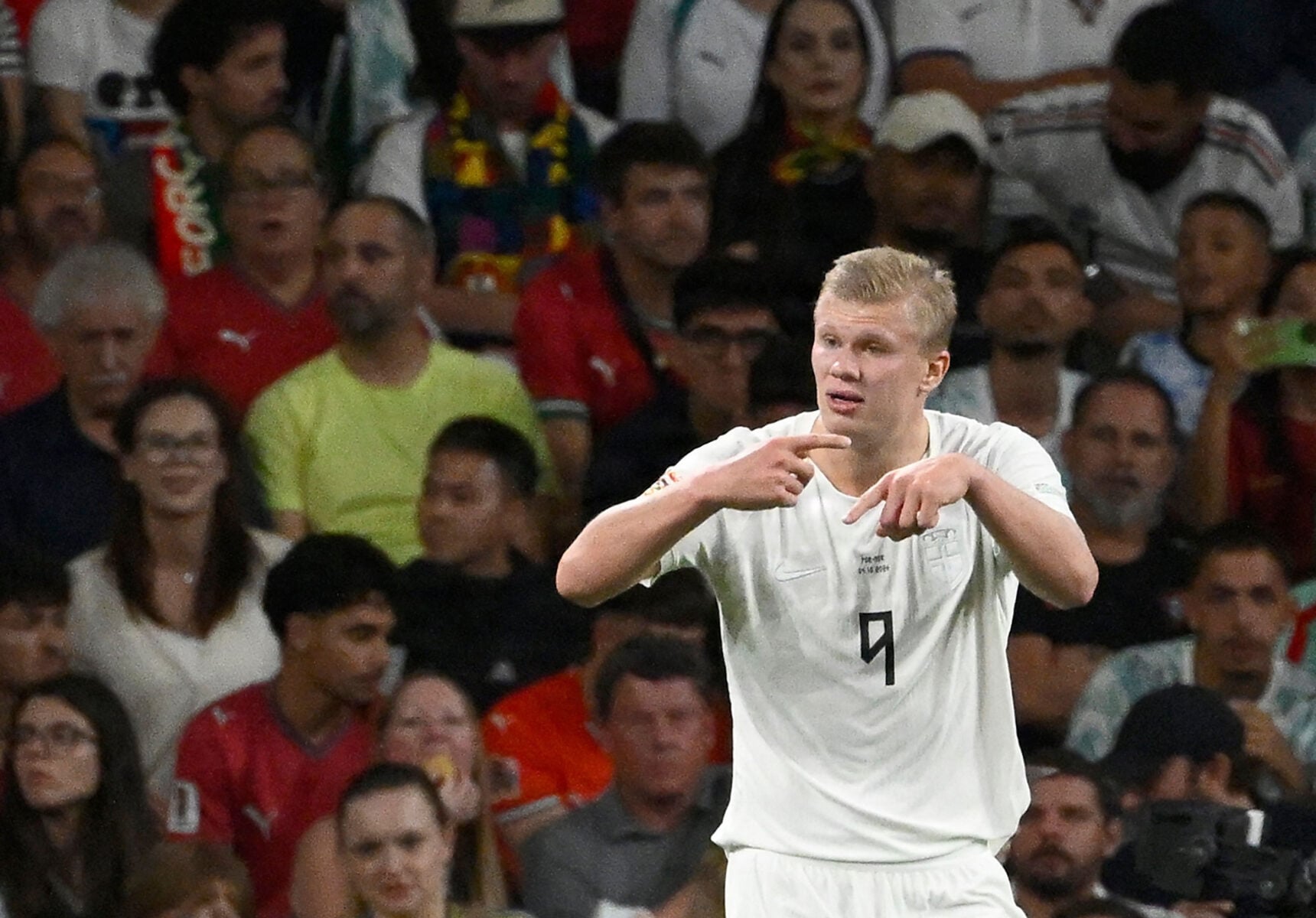 Erling Haaland forlod Porto i hast efter Norges 1-2-nederlag til Portugal i Nations League. Nu følger forklaringen fra Ståle Solbakken.